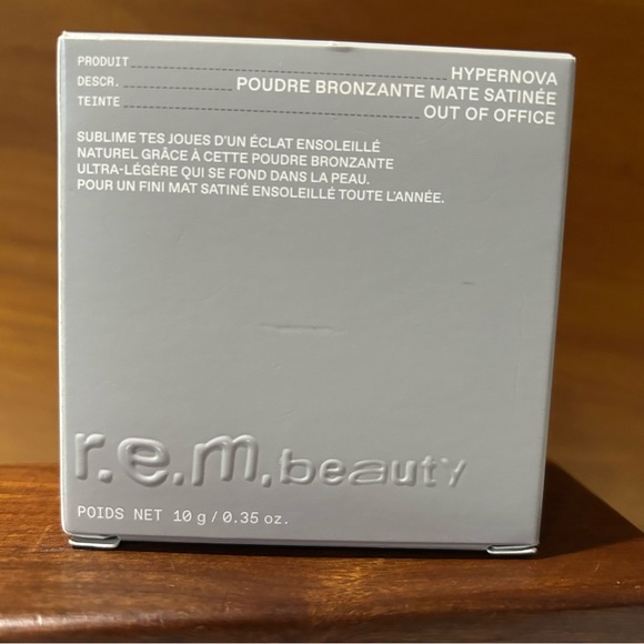 New-r.e.m. beauty HYPERNOVA SATIN MATTE BRONZER - Picture 1 of 4